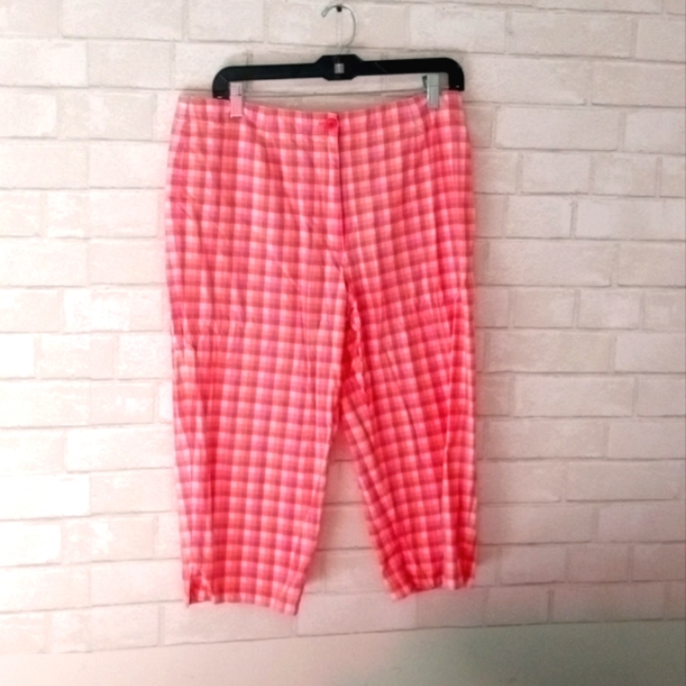 Liz Claiborne Pink Checkered Capris